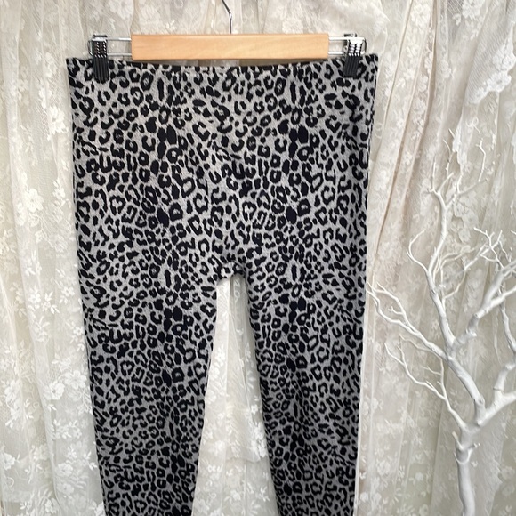 Leopard Print Leggings Large Stretch, Style and So Cozy!!! 💕 - Picture 2 of 6